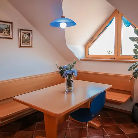 Gracarjeva Domacija *