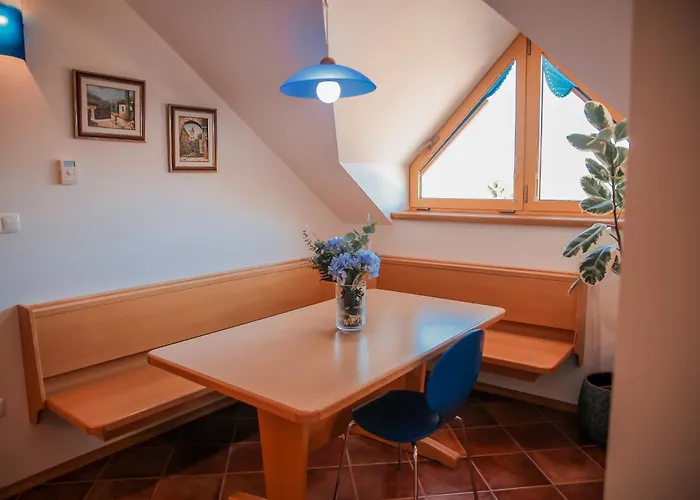 Gracarjeva Domacija *